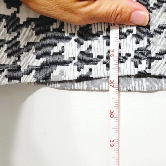 Venus Knit Sheath Dress Knit Houndstooth Print Black White Midi Stretch Business - Picture 7 of 8